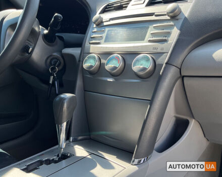 Черный Тойота Камри, объемом двигателя 2.4 л и пробегом 226 тыс. км за 8200 $, фото 16 на Automoto.ua