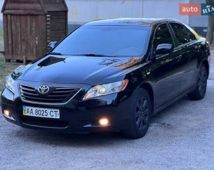 Чорний Тойота Камрі, об'ємом двигуна 2.4 л та пробігом 352 тис. км за 5500 $, фото 1 на Automoto.ua