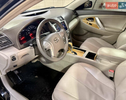 Черный Тойота Камри, объемом двигателя 3.46 л и пробегом 198 тыс. км за 10000 $, фото 8 на Automoto.ua