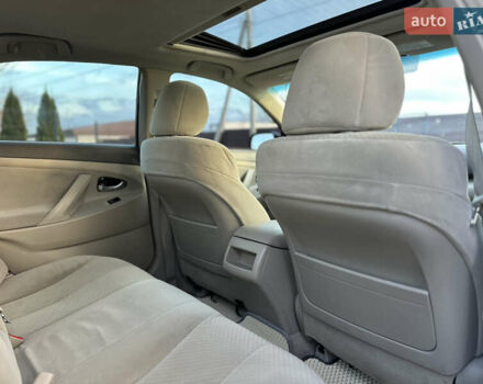 Чорний Тойота Камрі, об'ємом двигуна 2.4 л та пробігом 297 тис. км за 7999 $, фото 48 на Automoto.ua