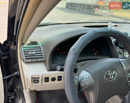 Черный Тойота Камри, объемом двигателя 2.36 л и пробегом 388 тыс. км за 6300 $, фото 5 на Automoto.ua