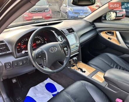 Черный Тойота Камри, объемом двигателя 2.4 л и пробегом 197 тыс. км за 8100 $, фото 13 на Automoto.ua