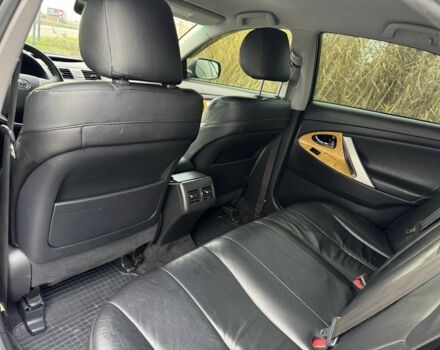 Чорний Тойота Камрі, об'ємом двигуна 2.4 л та пробігом 192 тис. км за 10500 $, фото 4 на Automoto.ua