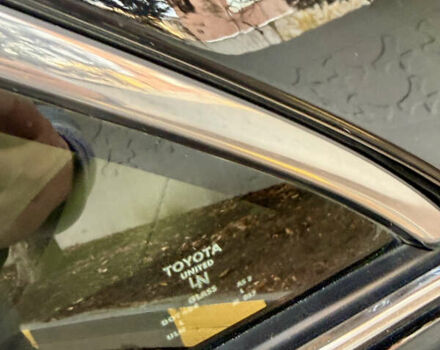 Черный Тойота Камри, объемом двигателя 3.46 л и пробегом 198 тыс. км за 10000 $, фото 21 на Automoto.ua