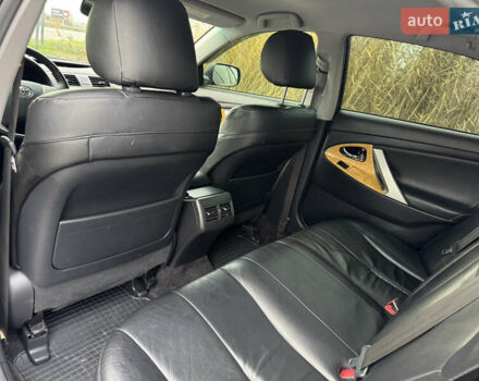 Черный Тойота Камри, объемом двигателя 2.4 л и пробегом 192 тыс. км за 10500 $, фото 11 на Automoto.ua