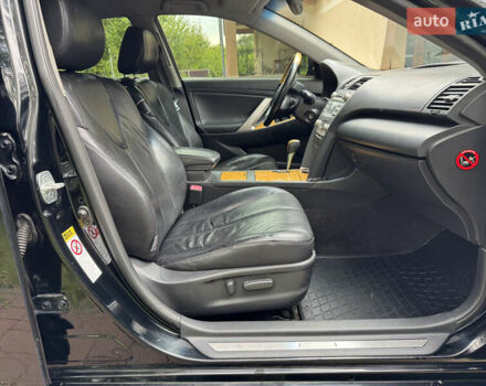 Чорний Тойота Камрі, об'ємом двигуна 3.5 л та пробігом 370 тис. км за 8399 $, фото 12 на Automoto.ua