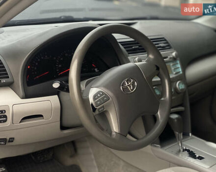 Чорний Тойота Камрі, об'ємом двигуна 2.36 л та пробігом 300 тис. км за 6900 $, фото 7 на Automoto.ua