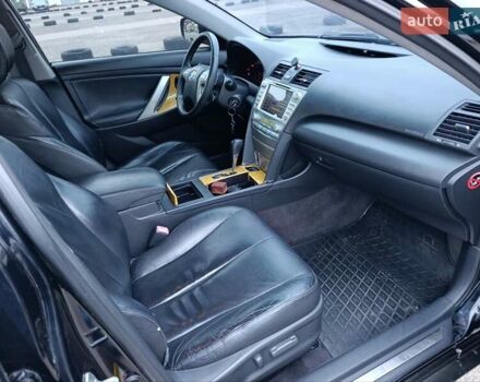 Черный Тойота Камри, объемом двигателя 2.4 л и пробегом 268 тыс. км за 8800 $, фото 19 на Automoto.ua