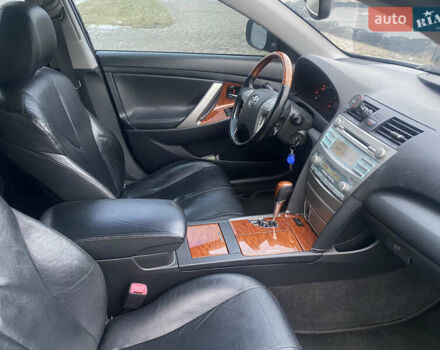 Черный Тойота Камри, объемом двигателя 3.5 л и пробегом 252 тыс. км за 10200 $, фото 23 на Automoto.ua