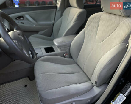 Чорний Тойота Камрі, об'ємом двигуна 2.4 л та пробігом 297 тис. км за 7999 $, фото 46 на Automoto.ua