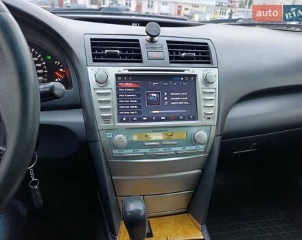 Черный Тойота Камри, объемом двигателя 2.4 л и пробегом 268 тыс. км за 8800 $, фото 9 на Automoto.ua