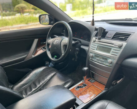 Чорний Тойота Камрі, об'ємом двигуна 2.4 л та пробігом 260 тис. км за 8700 $, фото 8 на Automoto.ua