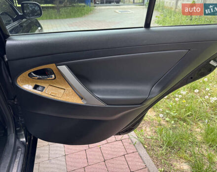 Чорний Тойота Камрі, об'ємом двигуна 3.5 л та пробігом 370 тис. км за 8399 $, фото 9 на Automoto.ua