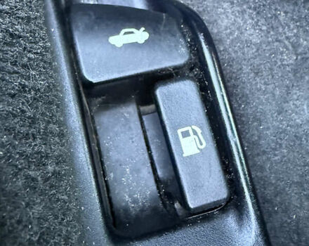 Черный Тойота Камри, объемом двигателя 3.5 л и пробегом 235 тыс. км за 8300 $, фото 13 на Automoto.ua