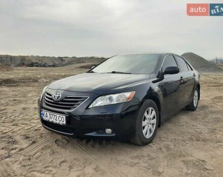 Черный Тойота Камри, объемом двигателя 2.4 л и пробегом 320 тыс. км за 10000 $, фото 1 на Automoto.ua
