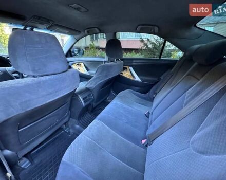 Чорний Тойота Камрі, об'ємом двигуна 2.4 л та пробігом 352 тис. км за 5500 $, фото 13 на Automoto.ua