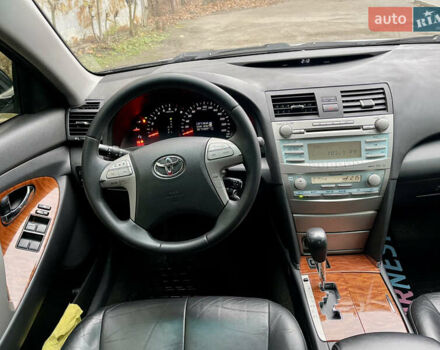 Черный Тойота Камри, объемом двигателя 2.4 л и пробегом 313 тыс. км за 6950 $, фото 9 на Automoto.ua