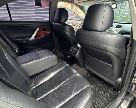 Черный Тойота Камри, объемом двигателя 3.5 л и пробегом 310 тыс. км за 7799 $, фото 6 на Automoto.ua