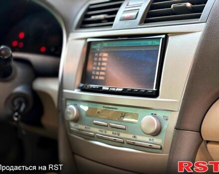 Черный Тойота Камри, объемом двигателя 2.4 л и пробегом 140 тыс. км за 8000 $, фото 7 на Automoto.ua