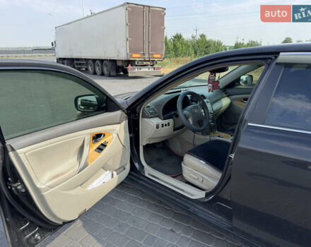 Черный Тойота Камри, объемом двигателя 2.36 л и пробегом 388 тыс. км за 6300 $, фото 4 на Automoto.ua