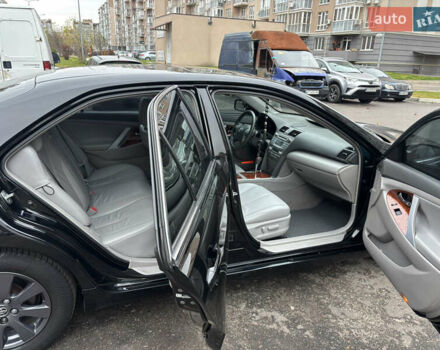 Черный Тойота Камри, объемом двигателя 3.5 л и пробегом 255 тыс. км за 9900 $, фото 23 на Automoto.ua