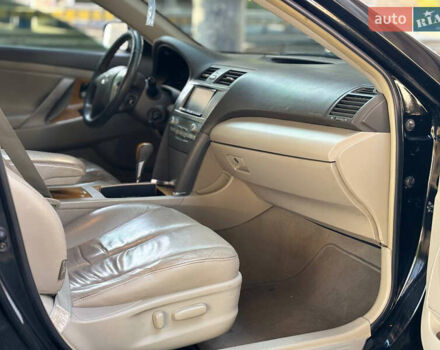 Чорний Тойота Камрі, об'ємом двигуна 2.4 л та пробігом 140 тис. км за 7999 $, фото 9 на Automoto.ua