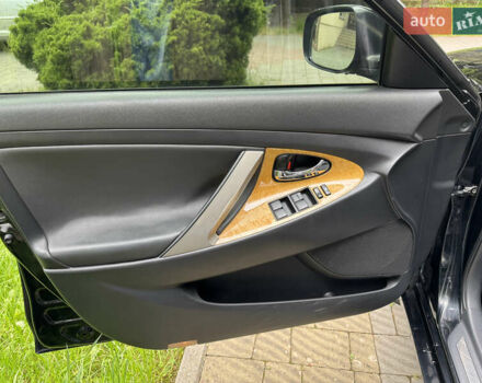 Чорний Тойота Камрі, об'ємом двигуна 3.5 л та пробігом 370 тис. км за 8399 $, фото 21 на Automoto.ua