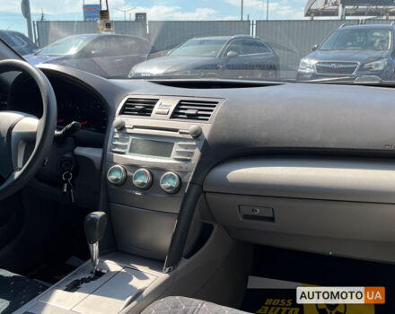 Черный Тойота Камри, объемом двигателя 2.4 л и пробегом 226 тыс. км за 8200 $, фото 17 на Automoto.ua