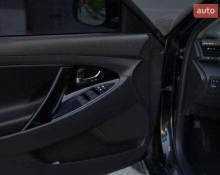 Черный Тойота Камри, объемом двигателя 3.5 л и пробегом 238 тыс. км за 10500 $, фото 12 на Automoto.ua