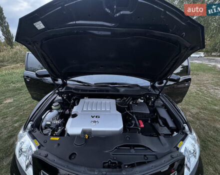 Черный Тойота Камри, объемом двигателя 3.5 л и пробегом 70 тыс. км за 17000 $, фото 2 на Automoto.ua