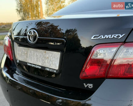 Чорний Тойота Камрі, об'ємом двигуна 3.46 л та пробігом 225 тис. км за 10300 $, фото 47 на Automoto.ua