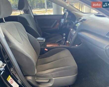 Черный Тойота Камри, объемом двигателя 2.36 л и пробегом 249 тыс. км за 7800 $, фото 18 на Automoto.ua
