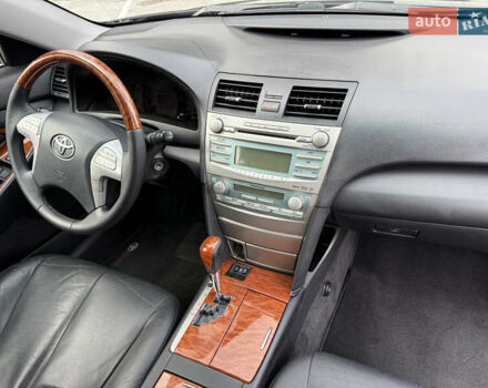 Черный Тойота Камри, объемом двигателя 3.5 л и пробегом 246 тыс. км за 11000 $, фото 51 на Automoto.ua