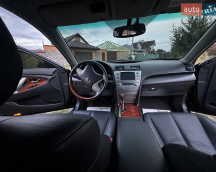 Черный Тойота Камри, объемом двигателя 3.5 л и пробегом 70 тыс. км за 17000 $, фото 5 на Automoto.ua