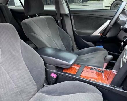 Черный Тойота Камри, объемом двигателя 2.4 л и пробегом 240 тыс. км за 8700 $, фото 10 на Automoto.ua