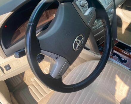 Чорний Тойота Камрі, об'ємом двигуна 2.4 л та пробігом 303 тис. км за 8500 $, фото 2 на Automoto.ua