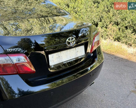 Чорний Тойота Камрі, об'ємом двигуна 3.46 л та пробігом 225 тис. км за 10300 $, фото 14 на Automoto.ua