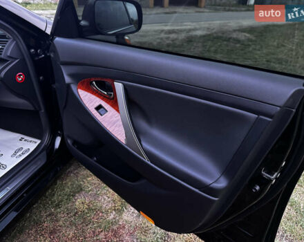 Черный Тойота Камри, объемом двигателя 3.5 л и пробегом 70 тыс. км за 17000 $, фото 7 на Automoto.ua