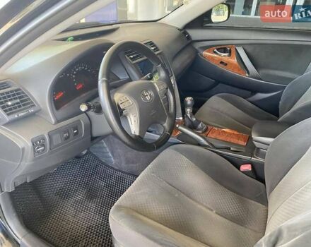 Черный Тойота Камри, объемом двигателя 2.36 л и пробегом 249 тыс. км за 7800 $, фото 14 на Automoto.ua
