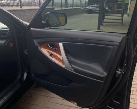 Черный Тойота Камри, объемом двигателя 3.5 л и пробегом 294 тыс. км за 9900 $, фото 7 на Automoto.ua