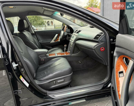 Черный Тойота Камри, объемом двигателя 3.5 л и пробегом 246 тыс. км за 11000 $, фото 48 на Automoto.ua