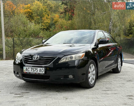 Черный Тойота Камри, объемом двигателя 3.5 л и пробегом 246 тыс. км за 11000 $, фото 2 на Automoto.ua