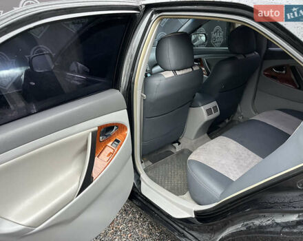 Черный Тойота Камри, объемом двигателя 2.4 л и пробегом 208 тыс. км за 7900 $, фото 10 на Automoto.ua