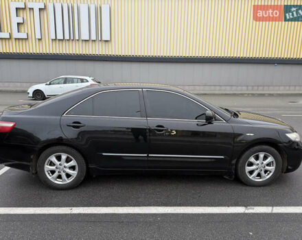 Черный Тойота Камри, объемом двигателя 2.4 л и пробегом 188 тыс. км за 10299 $, фото 1 на Automoto.ua