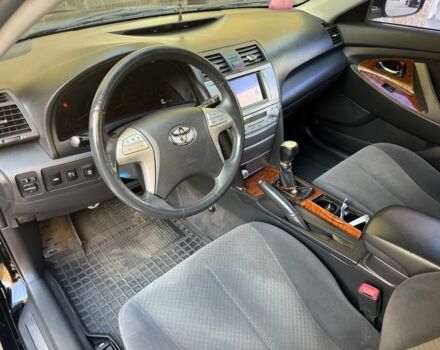 Чорний Тойота Камрі, об'ємом двигуна 2.4 л та пробігом 260 тис. км за 9200 $, фото 5 на Automoto.ua