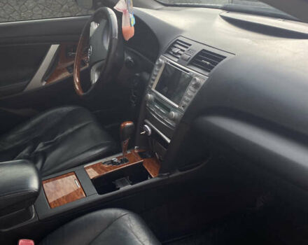 Черный Тойота Камри, объемом двигателя 3.5 л и пробегом 294 тыс. км за 9900 $, фото 5 на Automoto.ua