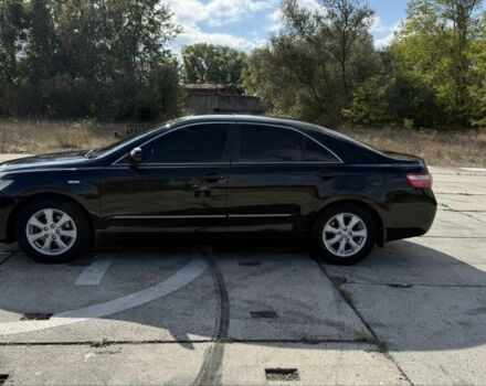 Черный Тойота Камри, объемом двигателя 2.4 л и пробегом 181 тыс. км за 8500 $, фото 1 на Automoto.ua