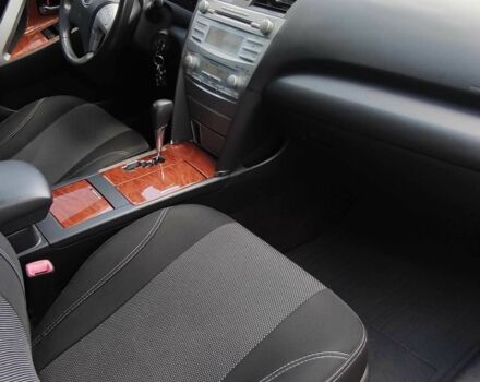 Черный Тойота Камри, объемом двигателя 2.4 л и пробегом 129 тыс. км за 10300 $, фото 4 на Automoto.ua