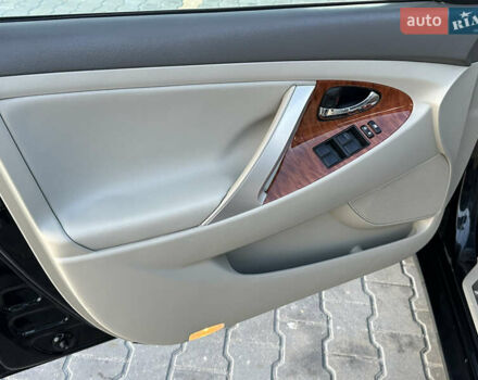 Черный Тойота Камри, объемом двигателя 2.4 л и пробегом 134 тыс. км за 11900 $, фото 66 на Automoto.ua