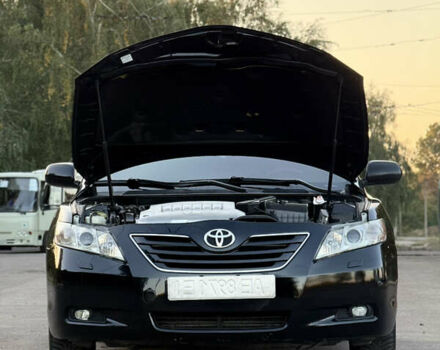 Чорний Тойота Камрі, об'ємом двигуна 3.46 л та пробігом 225 тис. км за 10300 $, фото 1 на Automoto.ua